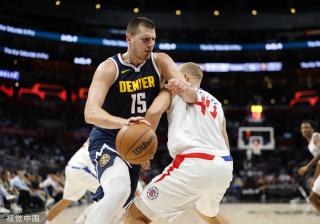 与队友并肩 与队友并肩